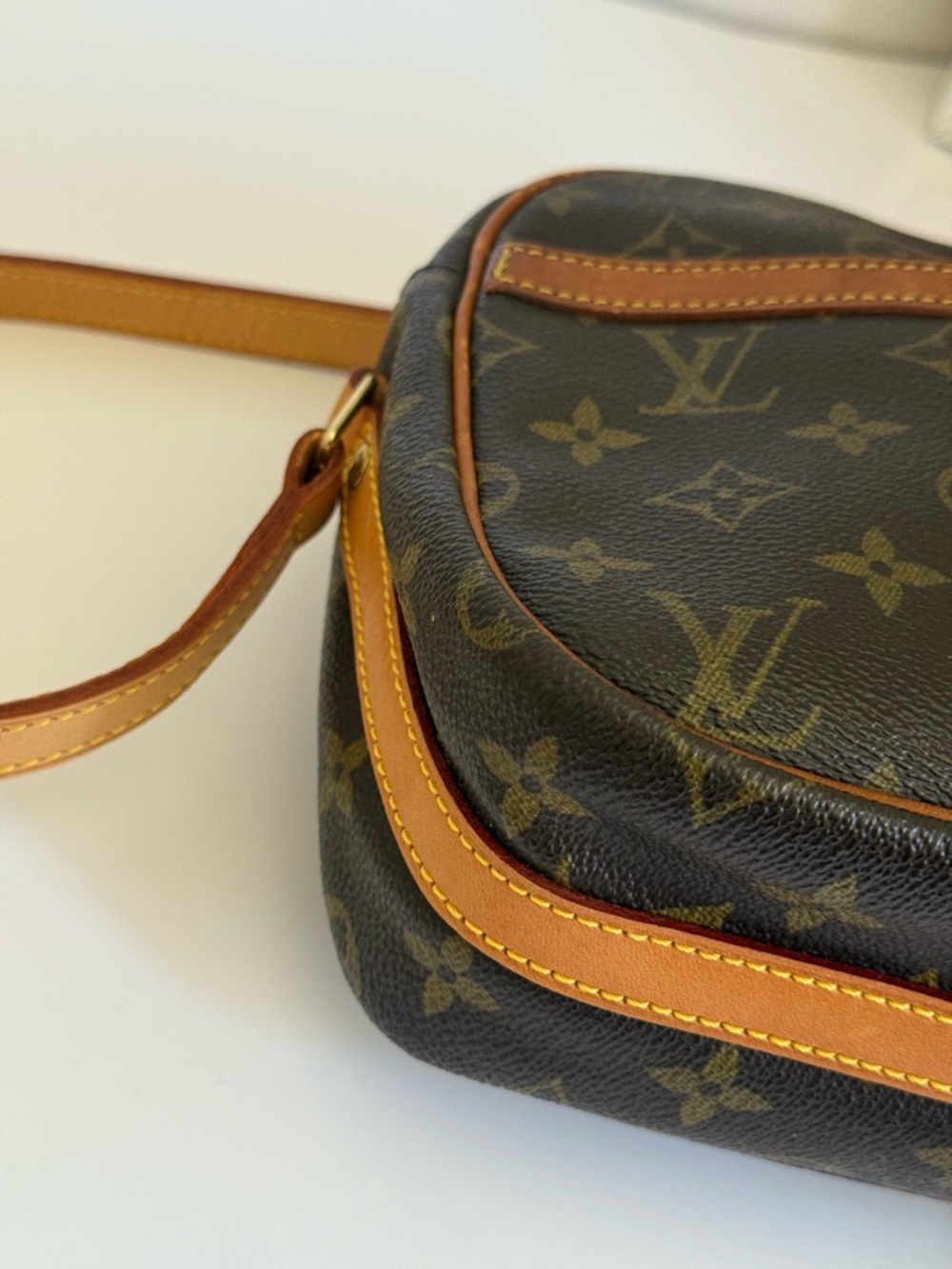 Louis Vuitton 💫 Senlis Vintage Monogram Crossbody Camera Bag - Picture 7 of 17